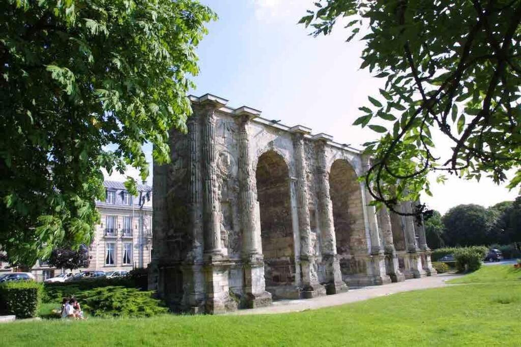 Apppartement Des Sacres De Reims Apartman Kültér fotó